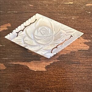 2.1/4” Mother of pearl Carvel Rose Brooch, 60s? Taiwan